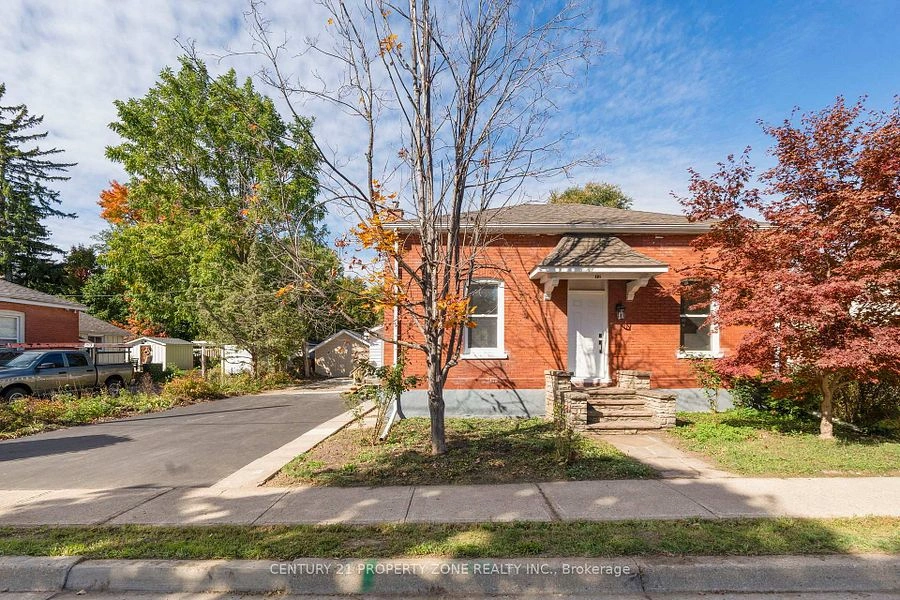 72 Nelson St E, Brampton